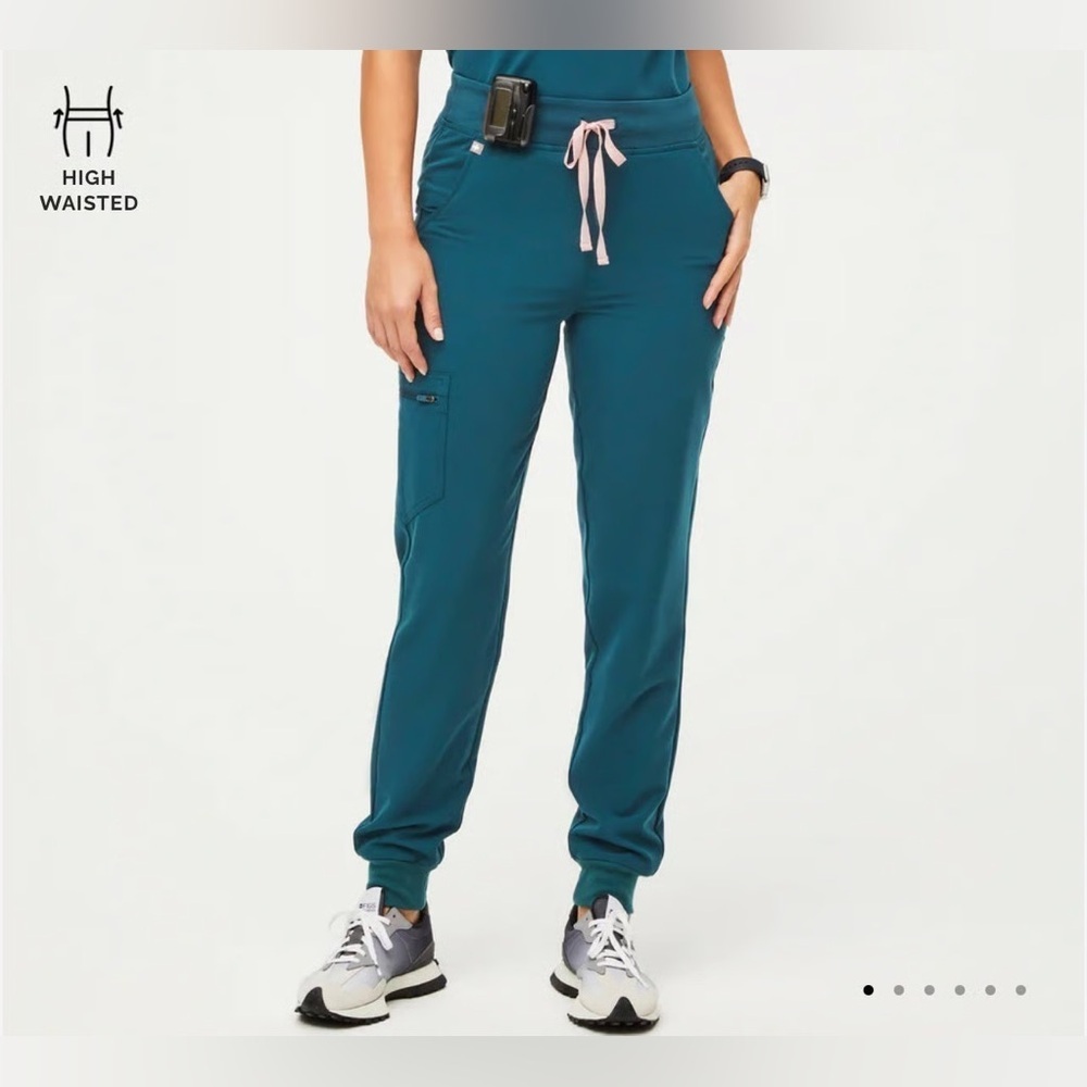 figs zamora pull on jogger scrub pants in caribbean blue